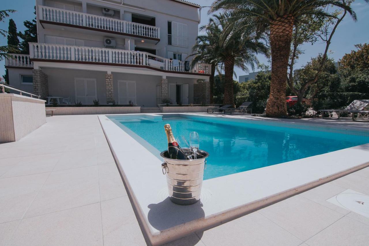 Pool Apartments Galeb Novalja Exterior foto